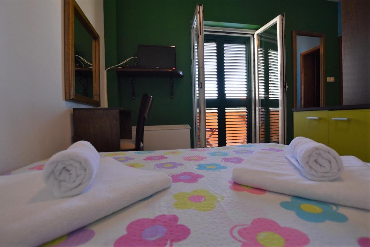 Pansion Hrga Hotell Vodice Exteriör bild