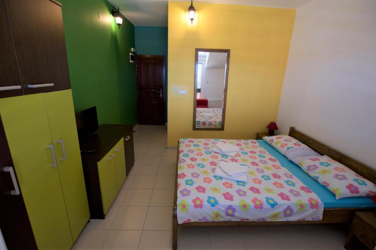 Pansion Hrga Hotell Vodice Exteriör bild