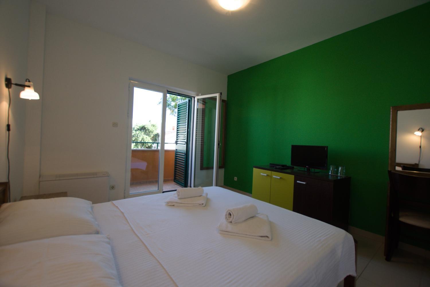 Pansion Hrga Hotell Vodice Exteriör bild