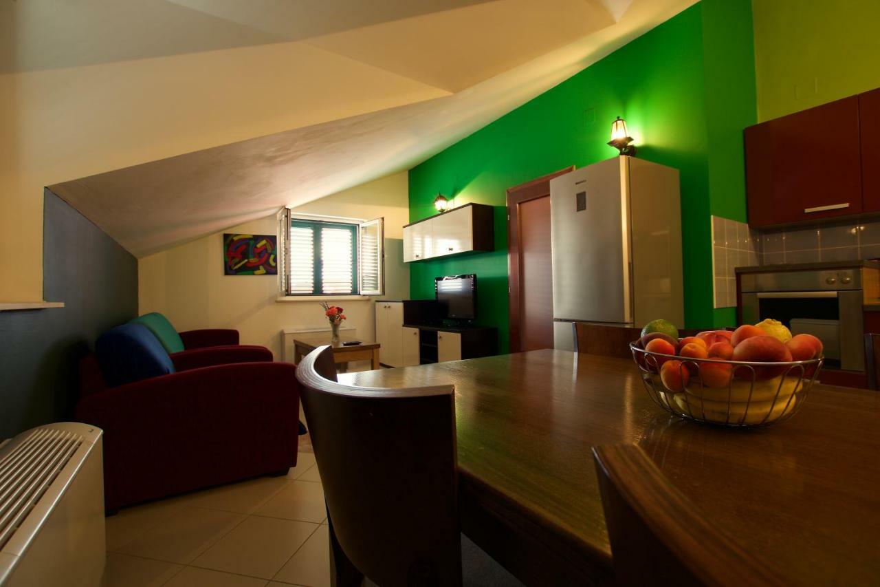 Pansion Hrga Hotell Vodice Exteriör bild