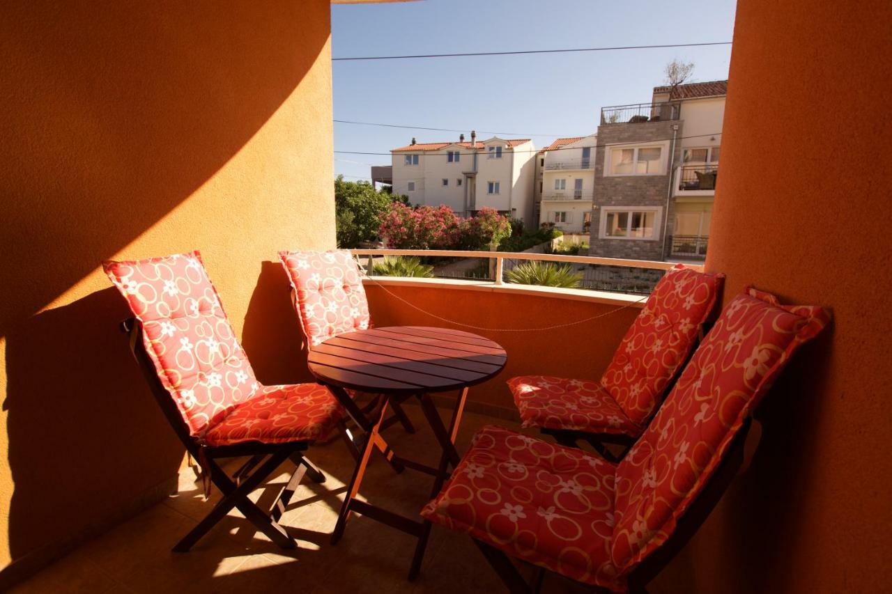 Pansion Hrga Hotell Vodice Exteriör bild