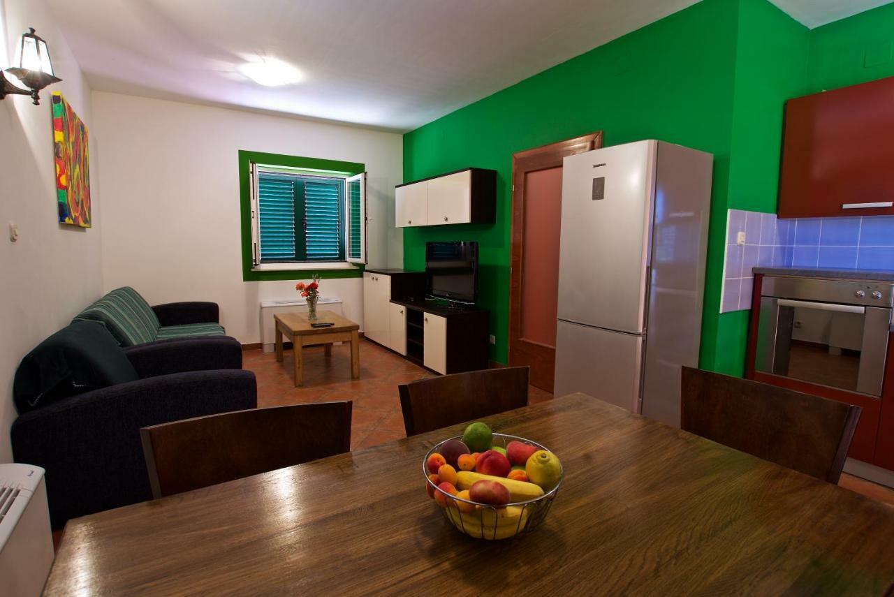 Pansion Hrga Hotell Vodice Exteriör bild