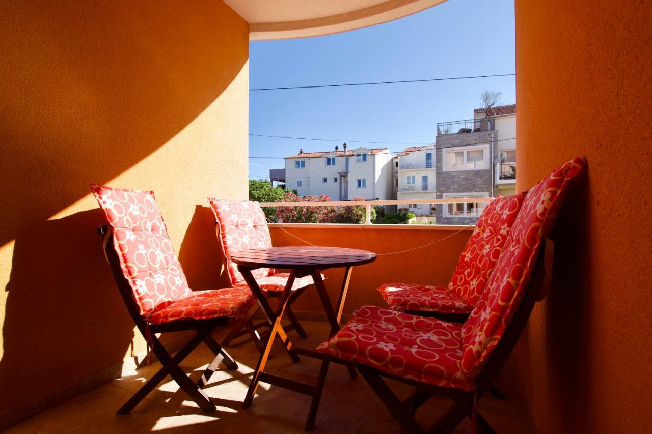 Pansion Hrga Hotell Vodice Exteriör bild