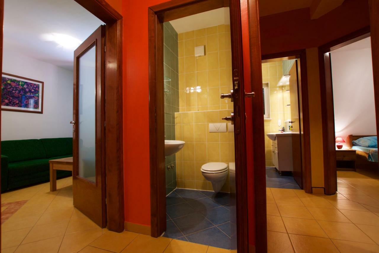 Pansion Hrga Hotell Vodice Exteriör bild