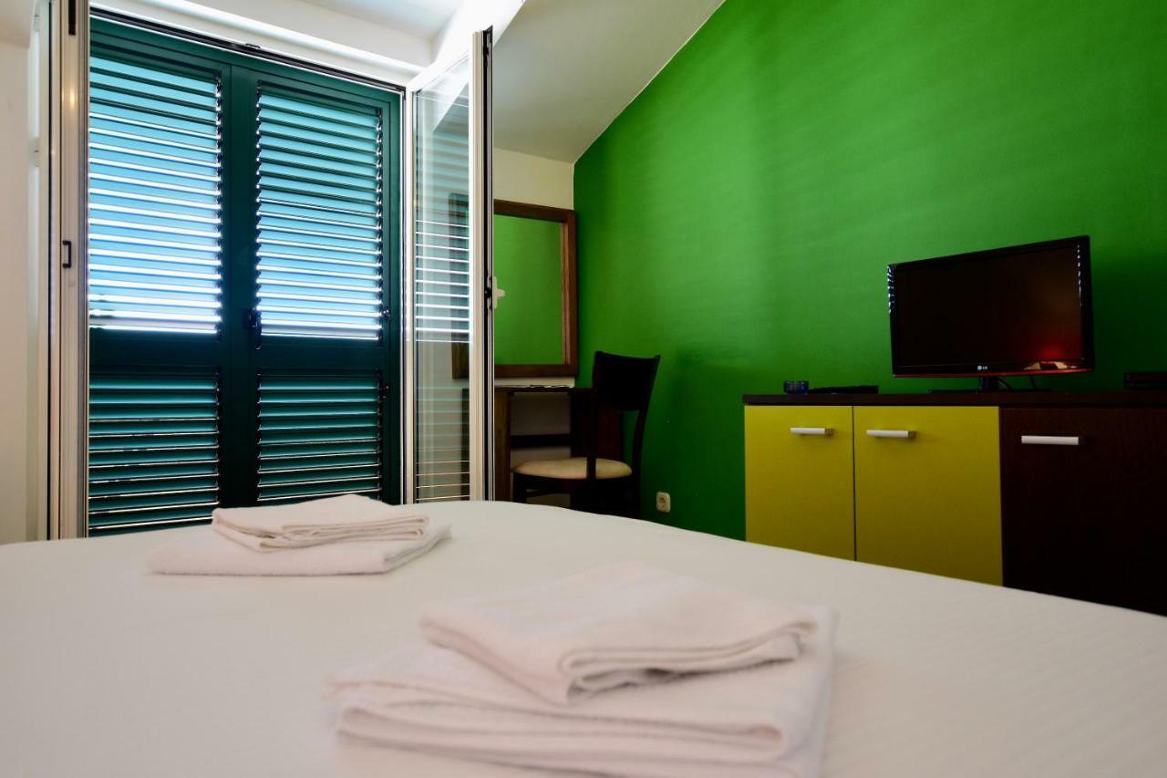 Pansion Hrga Hotell Vodice Exteriör bild