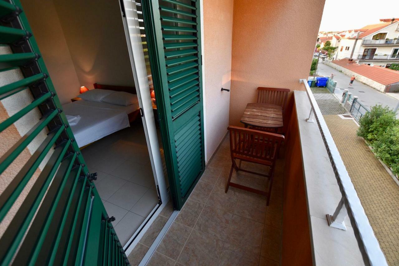Pansion Hrga Hotell Vodice Exteriör bild