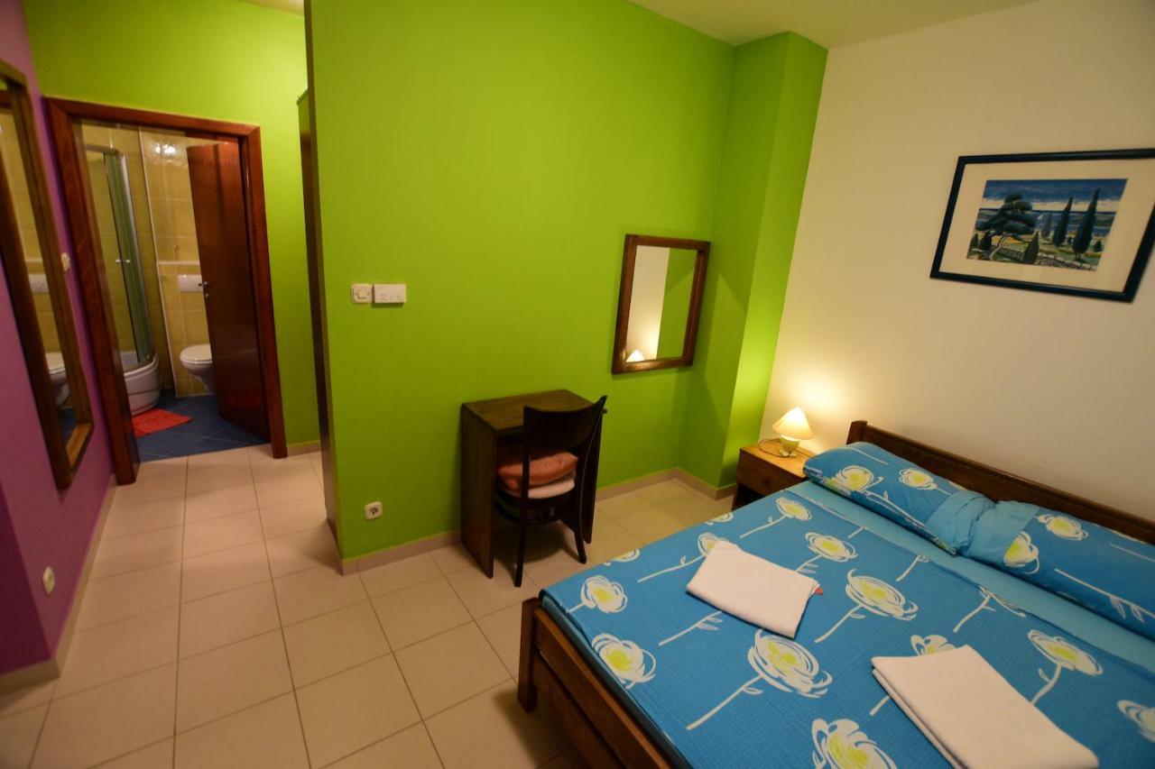Pansion Hrga Hotell Vodice Exteriör bild