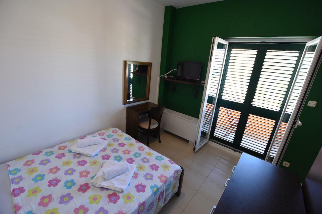 Pansion Hrga Hotell Vodice Exteriör bild